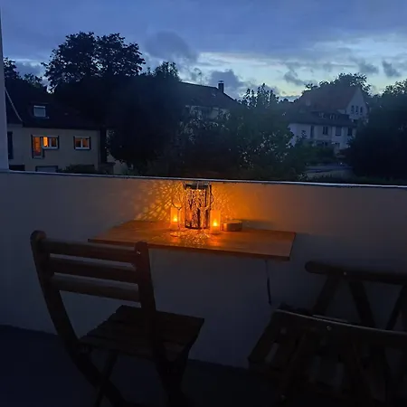 Mit Balkon 7 에센