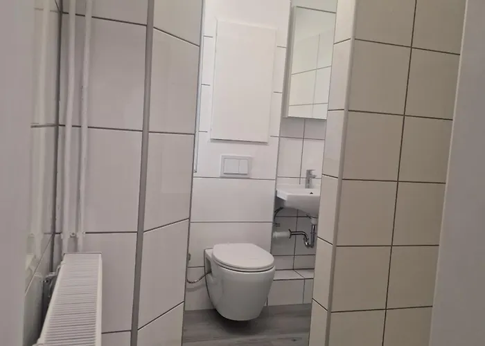 Mit Balkon 7 *