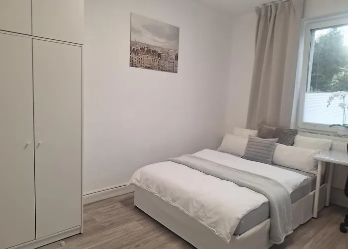 Mit Balkon 7 에센